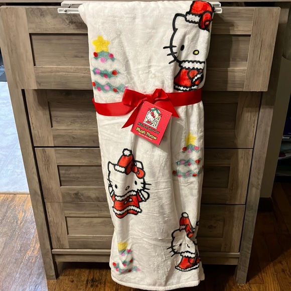 Hello Kitty Other - ONLY 1 LEFT! NWT 2023 HELLO KITTY PLUSH CHRISTMAS TREE CHRISTMAS THROW BLANKET